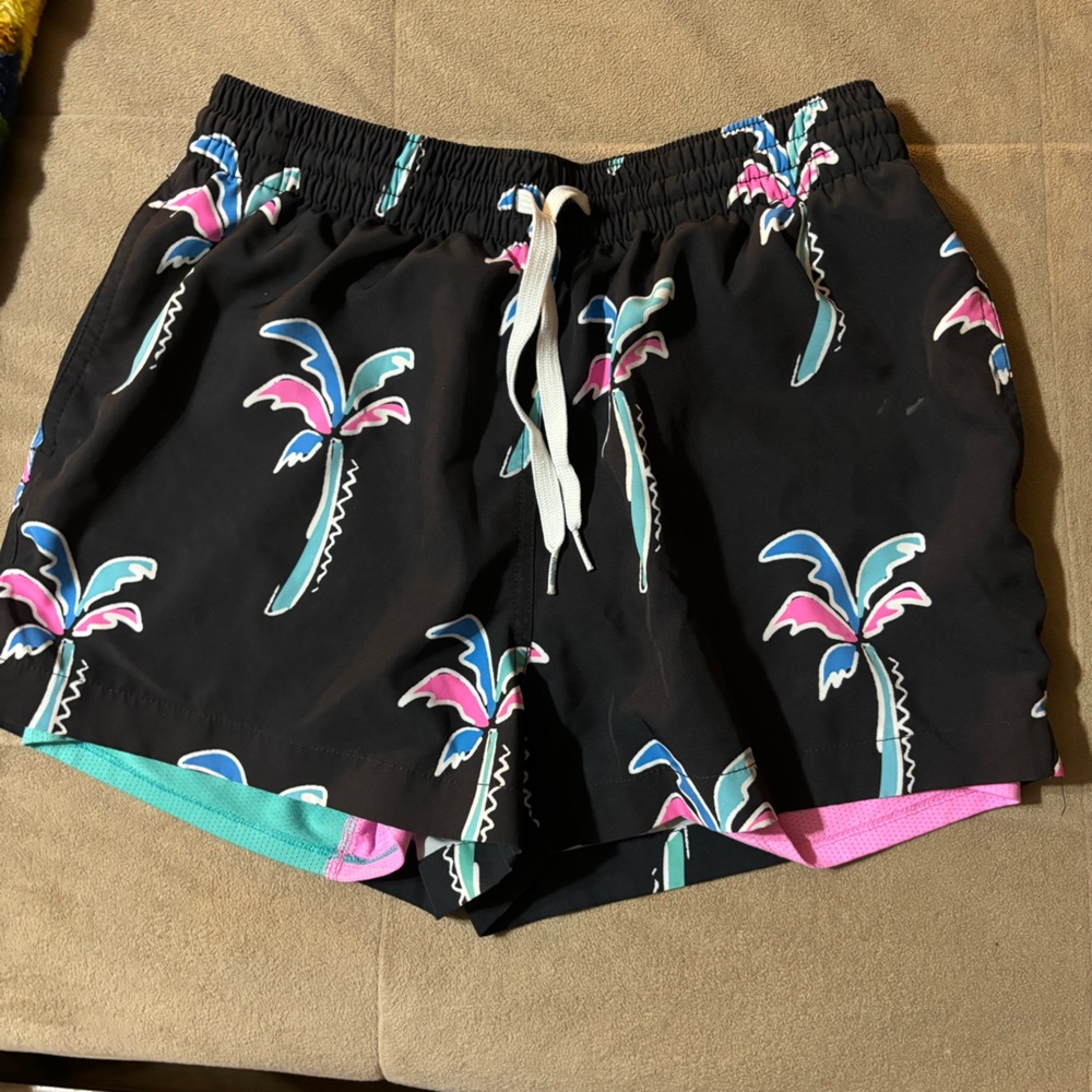 Chubbies Black Palm. Size Small, 4in inseam
